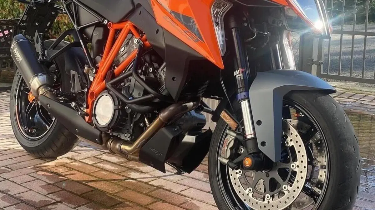 KTM 1290 Super Duke GT (2021 - 25)  (4)