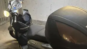 Kymco People 200i GT (2010 - 17)  (7)