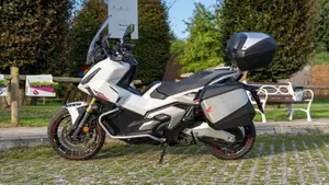 Honda X-ADV 750 Travel (2025 - 26)  (2)