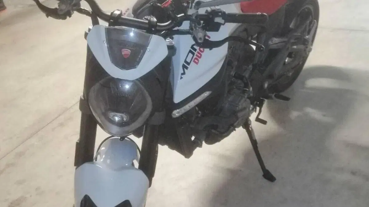 Ducati Monster 937 + (2021 - 25)  (2)