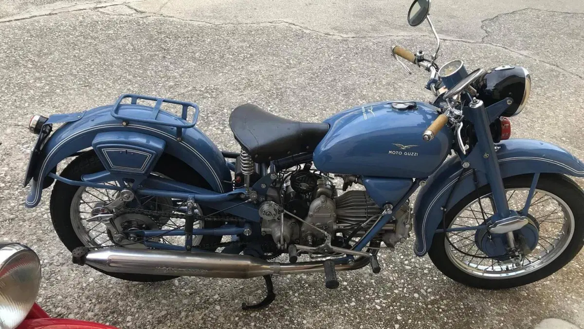 Moto Guzzi   (2)