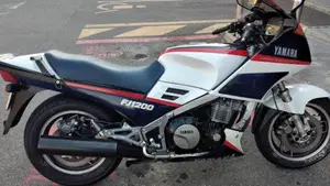 Yamaha   (3)
