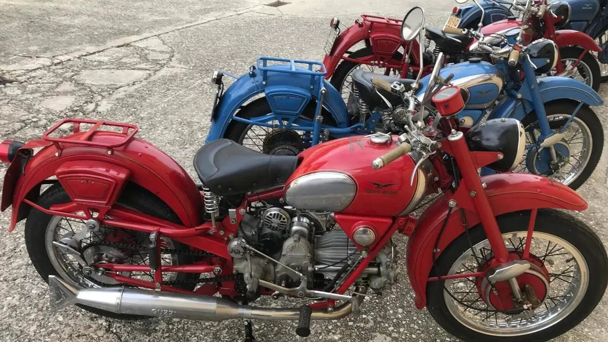 Moto Guzzi   (4)