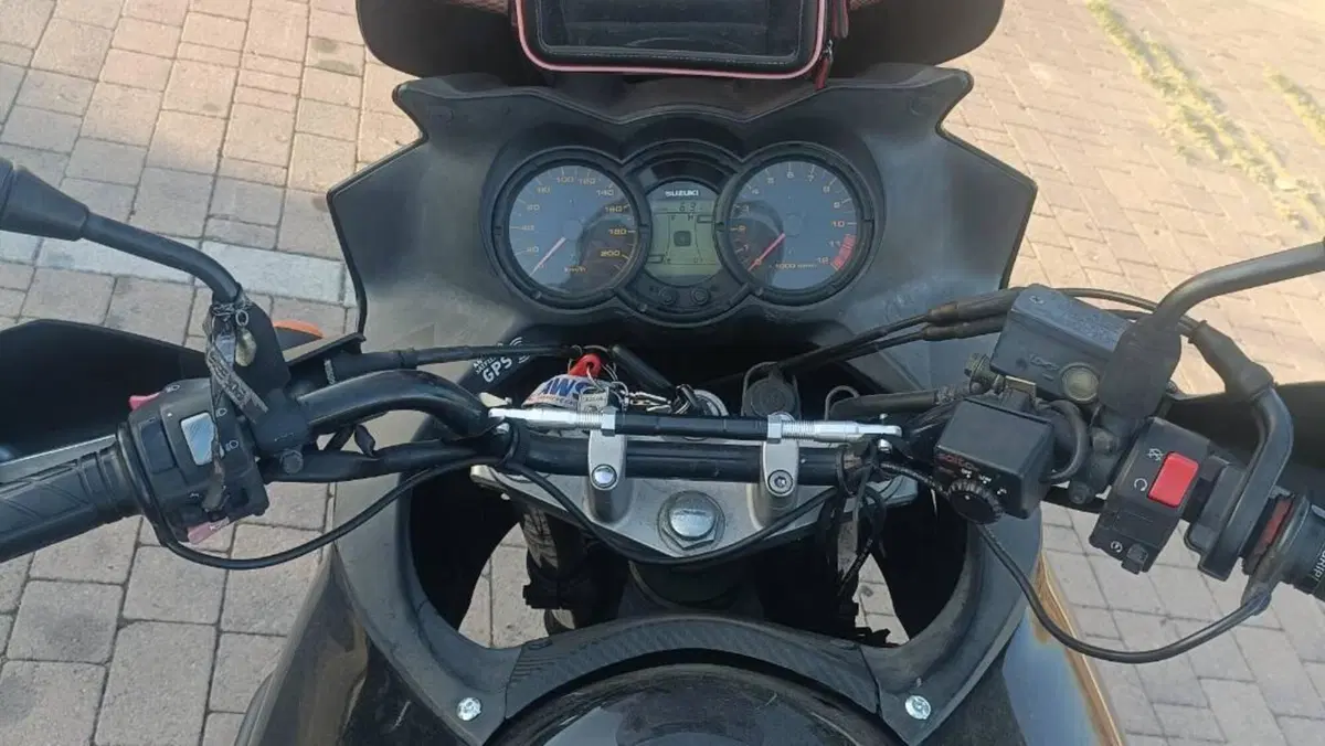Suzuki V-Strom 650DL (2004 - 06)  (4)