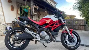 Ducati Monster 696 Plus (2007 - 14)  (2)