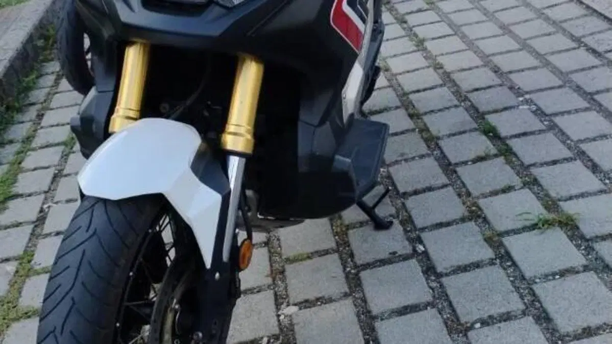 Honda X-ADV 750 (2017)  (2)