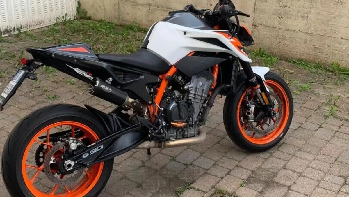 KTM 890 Duke R (2021 - 23)  (2)