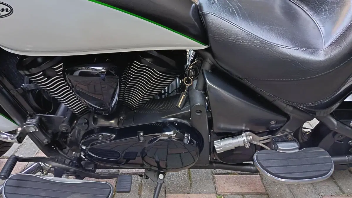 Kawasaki Vulcan VN 900 Classic SE (2011 - 16)  (8)