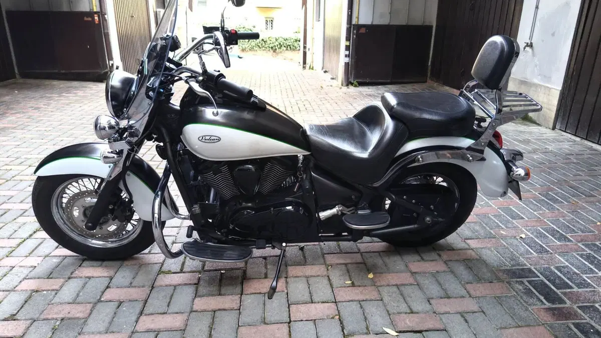 Kawasaki Vulcan VN 900 Classic SE (2011 - 16)  (4)