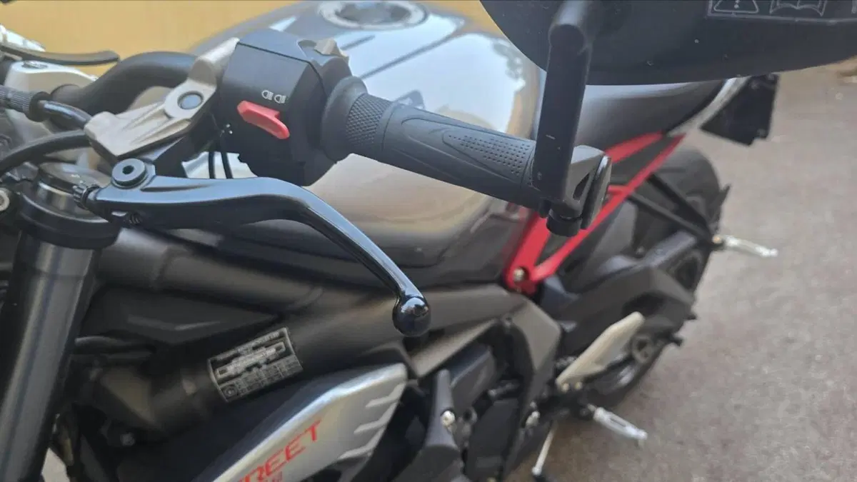 Triumph Street Triple RS (2020 - 22)  (3)