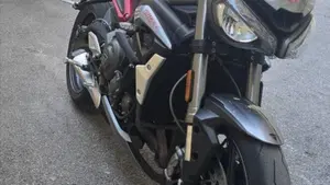 Triumph Street Triple RS (2020 - 22)  (12)