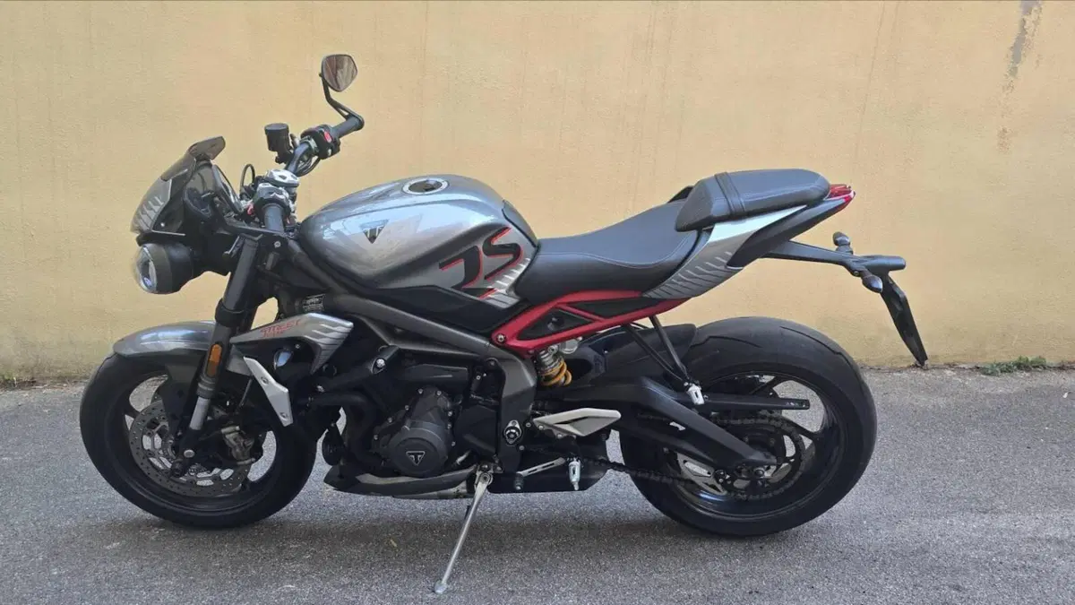 Triumph Street Triple RS (2020 - 22)  (16)