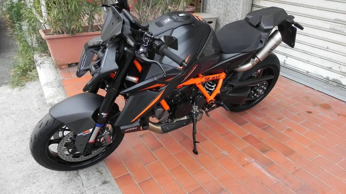 KTM 1390 Super Duke R EVO (2024 - 26)  (2)