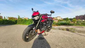 Triumph Street Triple 765 RS (2023 - 26)  (7)