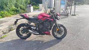 Triumph Street Triple 765 RS (2023 - 26)  (8)
