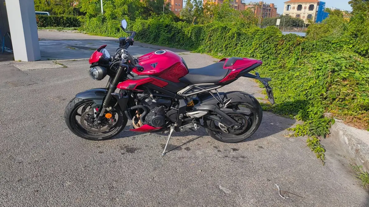 Triumph Street Triple 765 RS (2023 - 26)  (9)