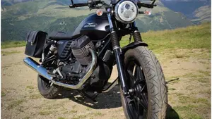 Moto Guzzi V7 II Stone (2015 - 17)  (3)