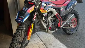 Honda CRF 250R (2014)  (5)
