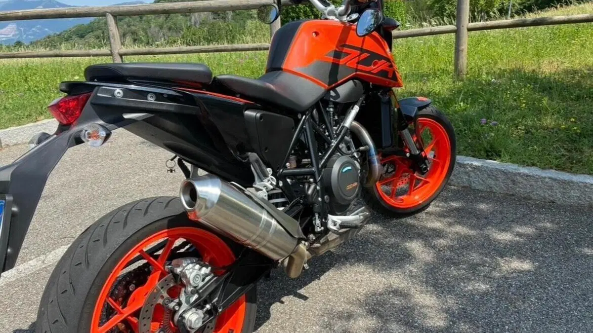 KTM 690 Duke R (2016 - 17)  (2)