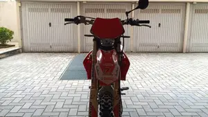 Honda CRF 250R (2014)  (2)