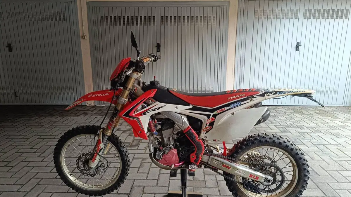 Honda CRF 250R (2014)  (4)