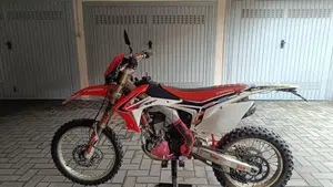 Honda CRF 250R (2014)  (4)