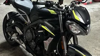 Triumph Street Triple RS (2020 - 22) usata
