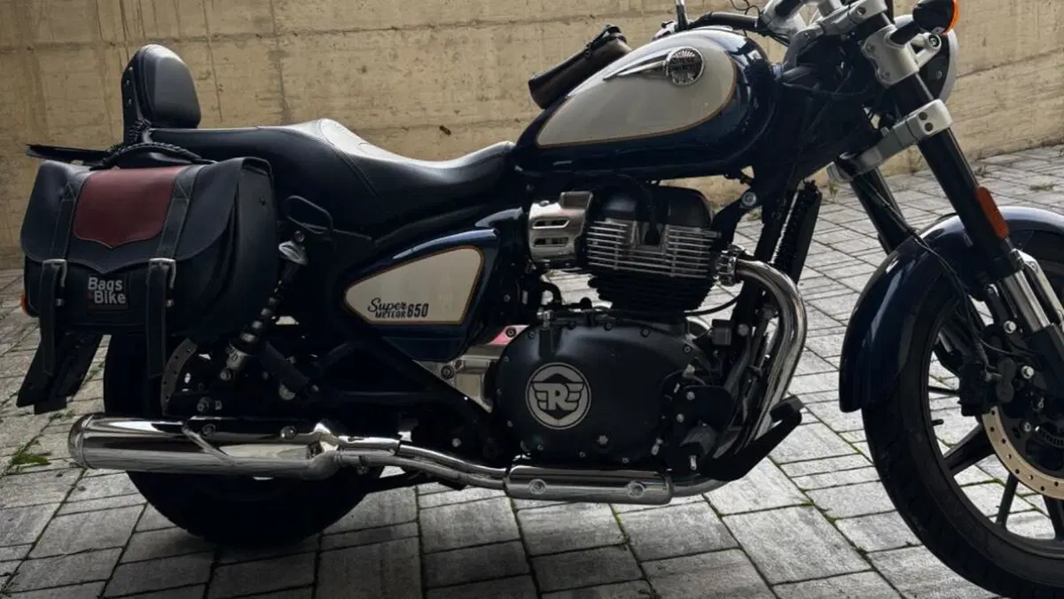 Royal Enfield Super Meteor 650 (2023 - 26)  (3)