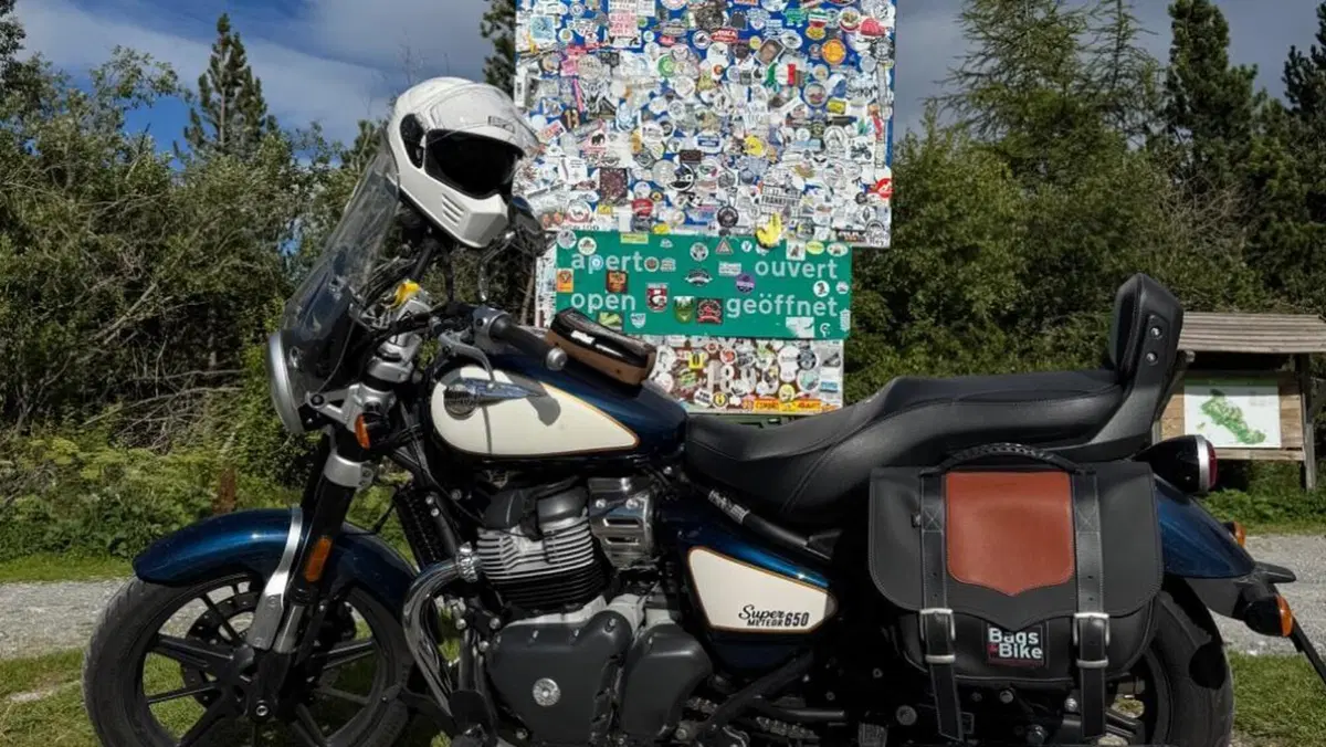 Royal Enfield Super Meteor 650 (2023 - 26)  (6)