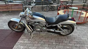 Harley-Davidson 1130 V-Rod (2002 - 05) - VRSCA  (2)