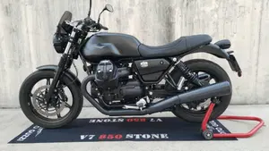 Moto Guzzi V7 Stone (2021 - 24) 