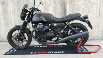 Moto Guzzi V7 Stone (2021 - 24) usata