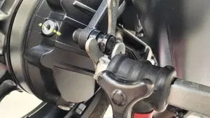 Moto Guzzi V7 Stone (2021 - 24)  (9)