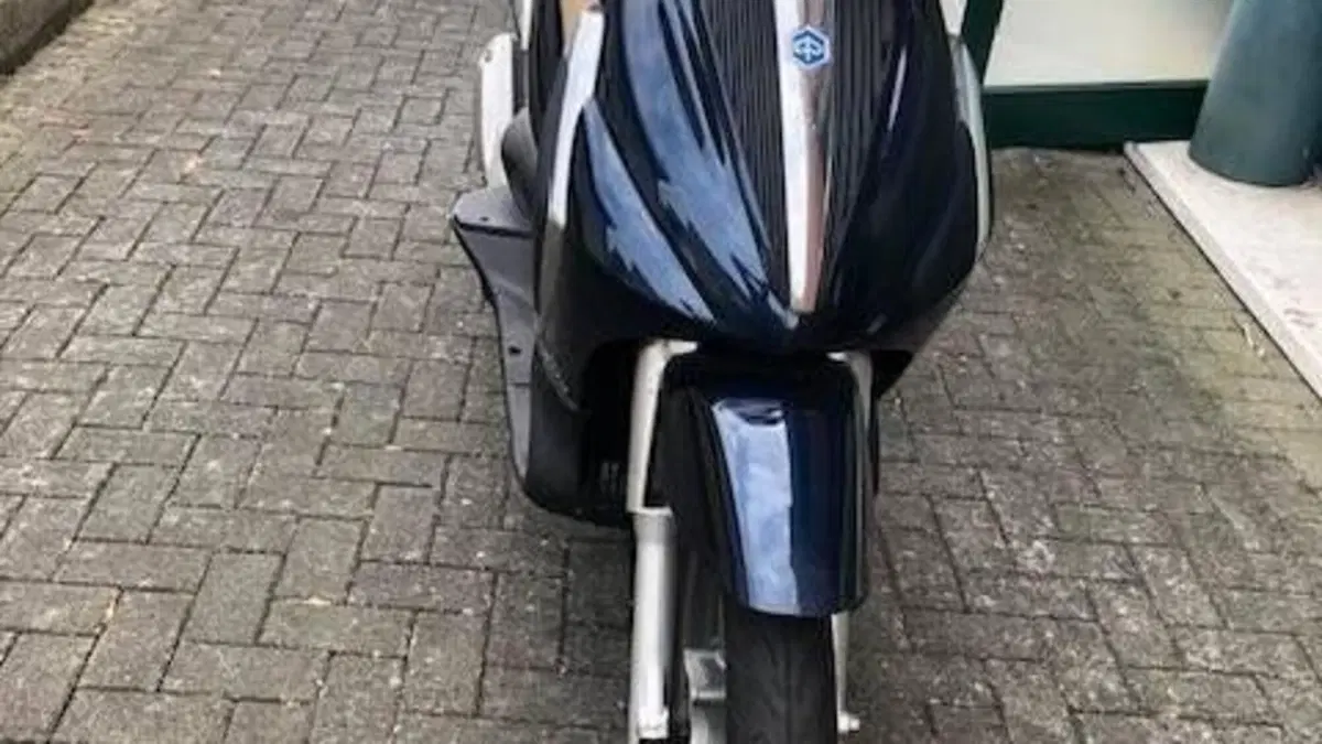 Piaggio Beverly 300 i.e. (2010 - 16)  (2)
