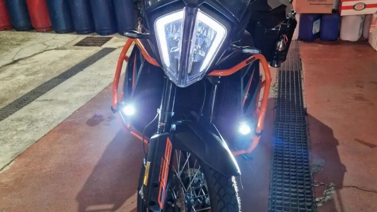 KTM 890 Adventure (2021 - 22)  (2)