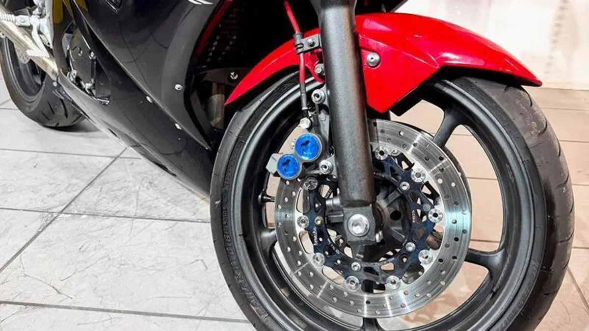 Yamaha YZF R6 (2003 - 04)  (3)