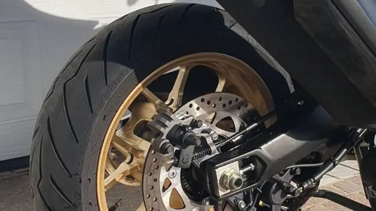 Yamaha T-Max 560 Tech Max (2022 - 24)  (6)