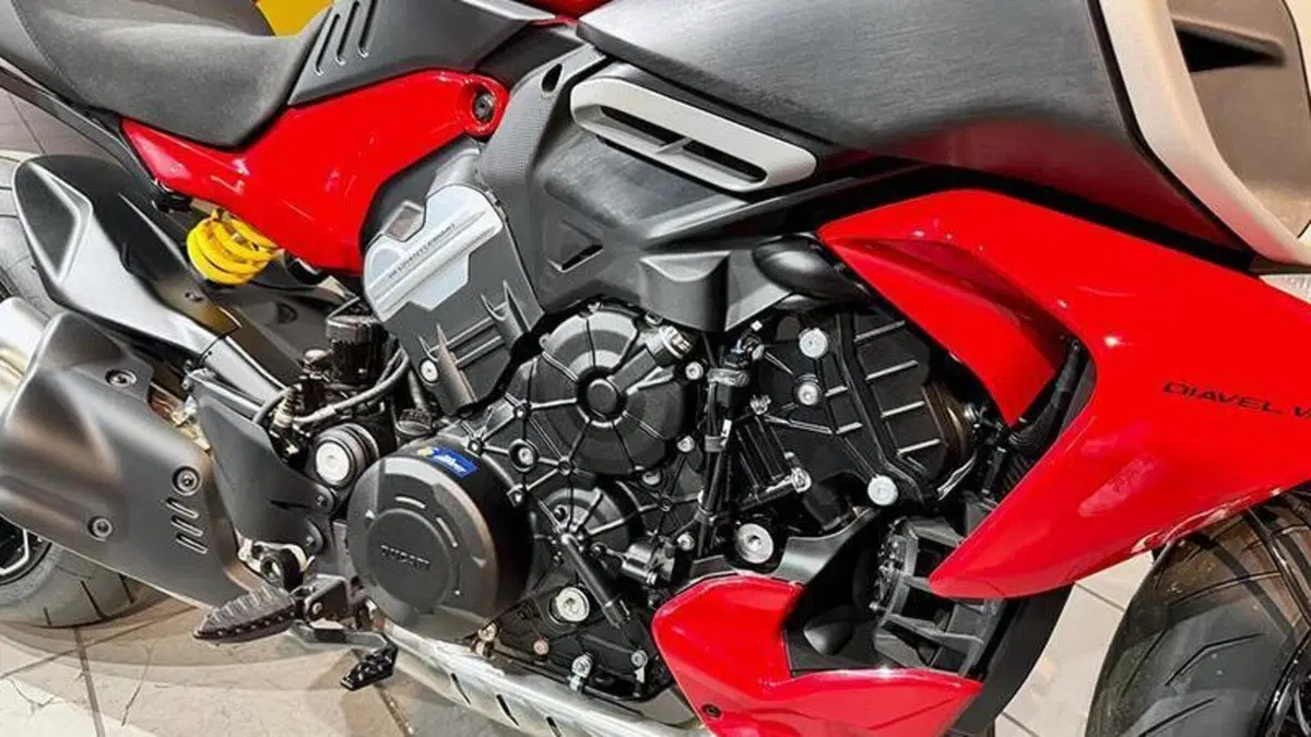 Ducati Diavel V4 (2023 - 26)  (9)