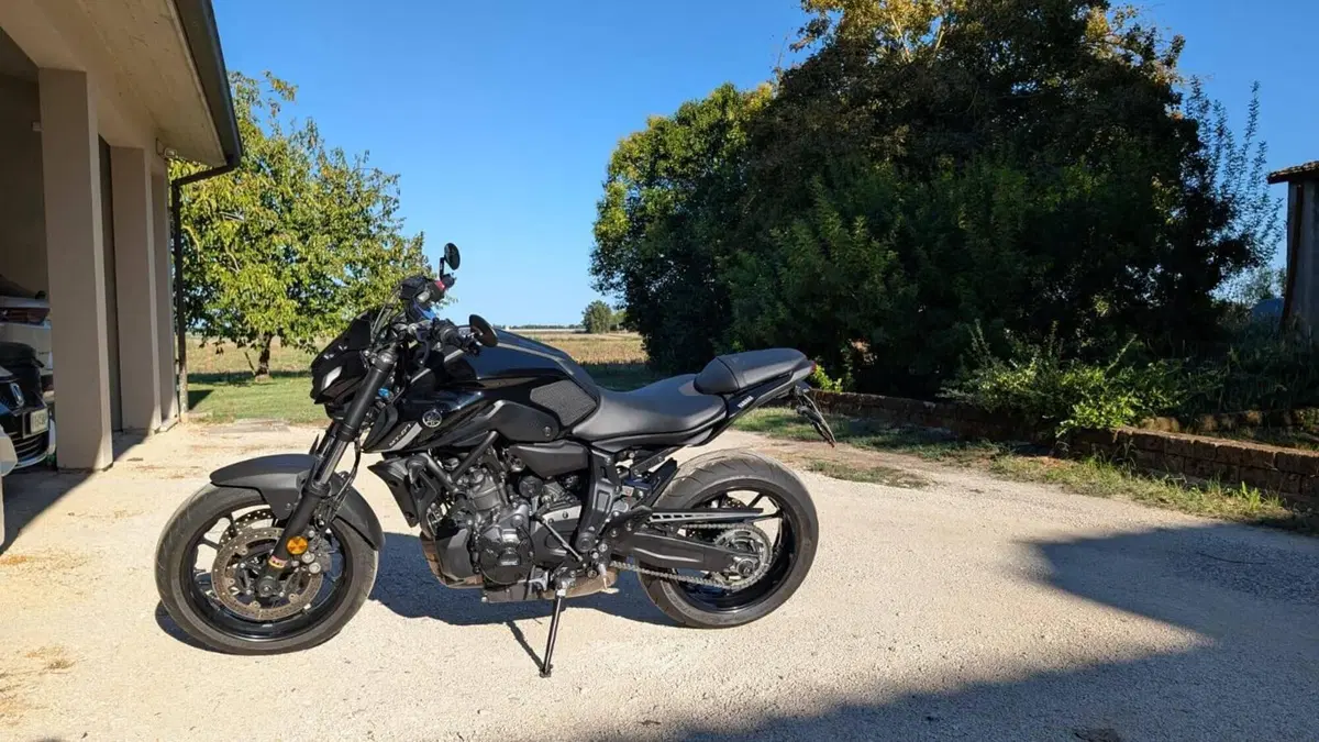 Yamaha MT-07 Pure (2023 - 25)  (2)