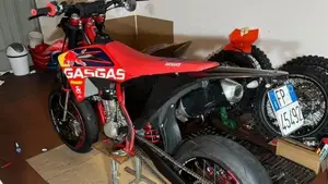 GASGAS MC 450 F (2021)  (2)