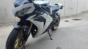 Honda CBR 1000 RR Fireblade (2008 - 11)  (3)