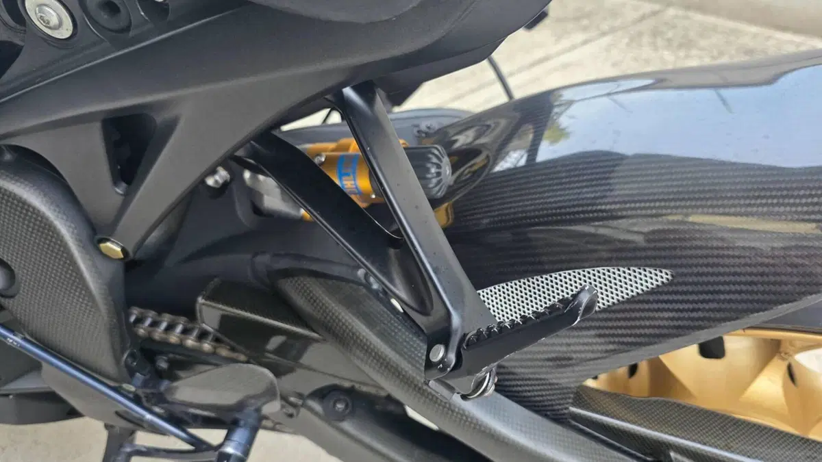 Honda CBR 1000 RR Fireblade (2008 - 11)  (4)