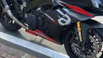 Aprilia RSV4 1100 Factory (2019 - 20) usata