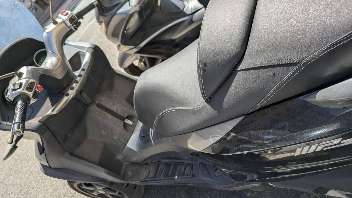 Piaggio Mp3 300 ie Business LT ABS (2014 - 16)  (6)
