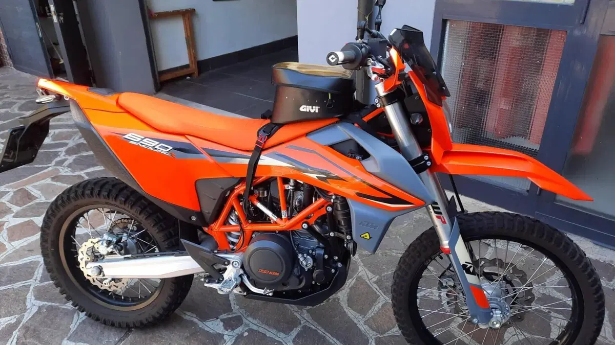 KTM 690 Enduro R (2022 - 25)  (3)