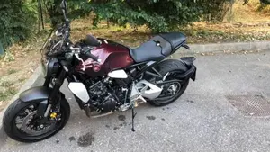 Honda CB 1000 R (2021 - 25)  (3)