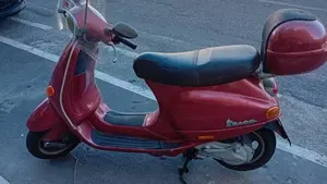 Piaggio Vespa 150 PX (1980 - 00)  (2)