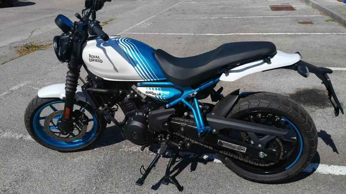 Royal Enfield Guerrilla 450 (2024 - 26)  (2)