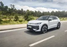 Auto più vendute in Europa ad agosto: la Volkswagen T-Roc conquista la vetta, Tesla Model Y regina delle elettriche