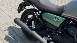 Moto Guzzi V7 Stone Centenario (2021 - 22)  (6)
